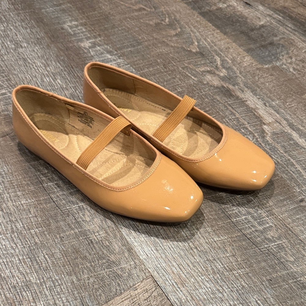 Old Navy Women’s Patent Ballet Flats